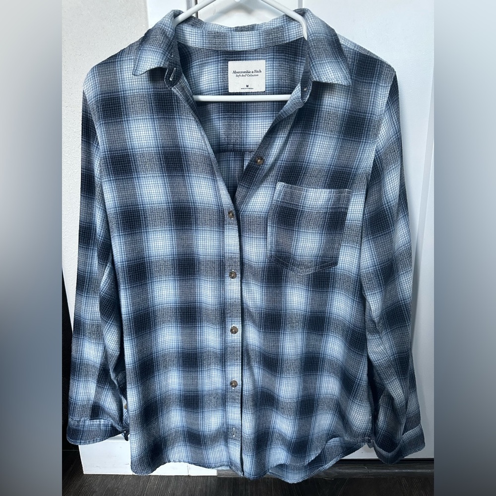 Abercrombie & Fitch blue flannel in size medium